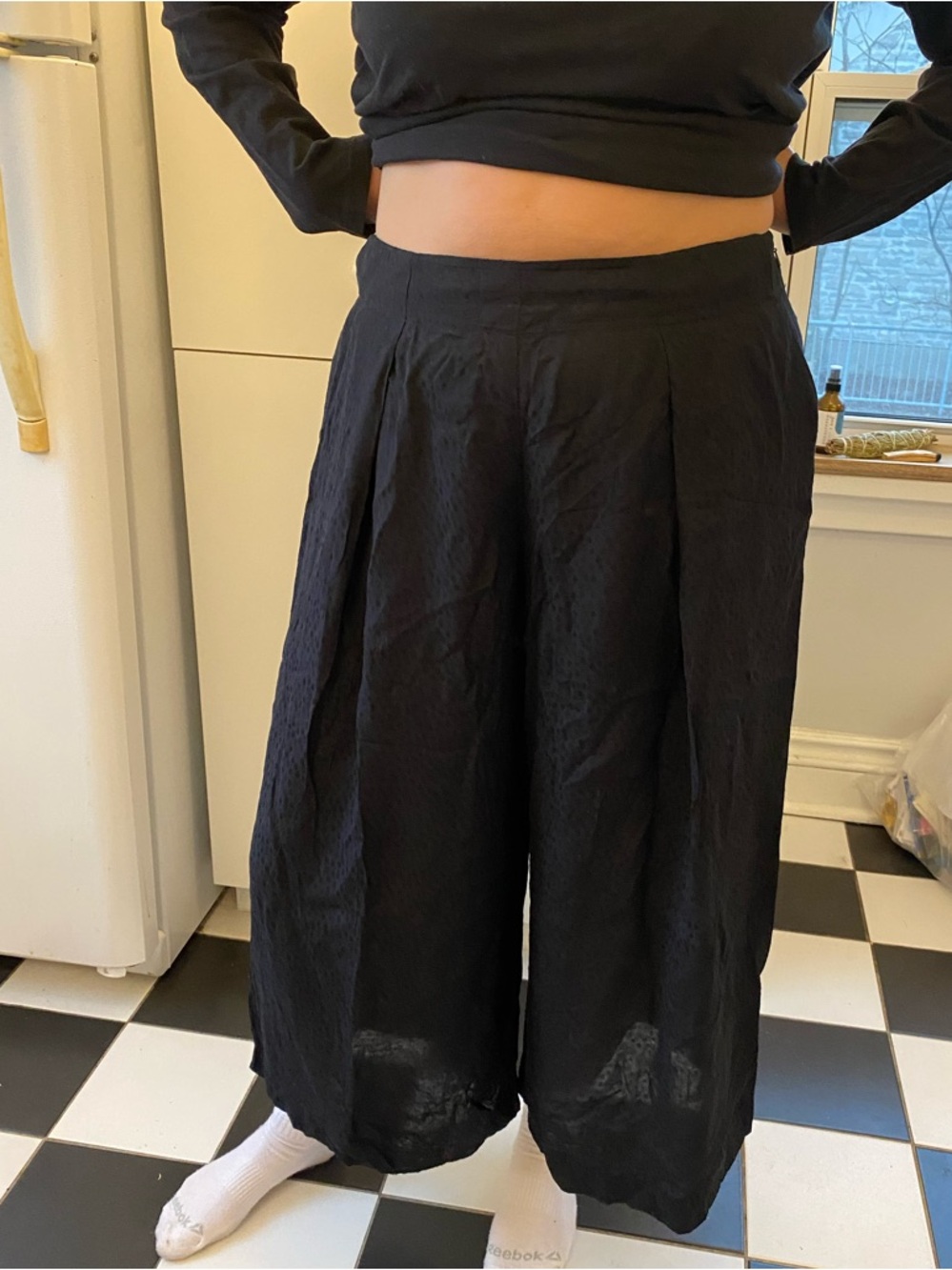 Black Wide-Leg Cropped Pants